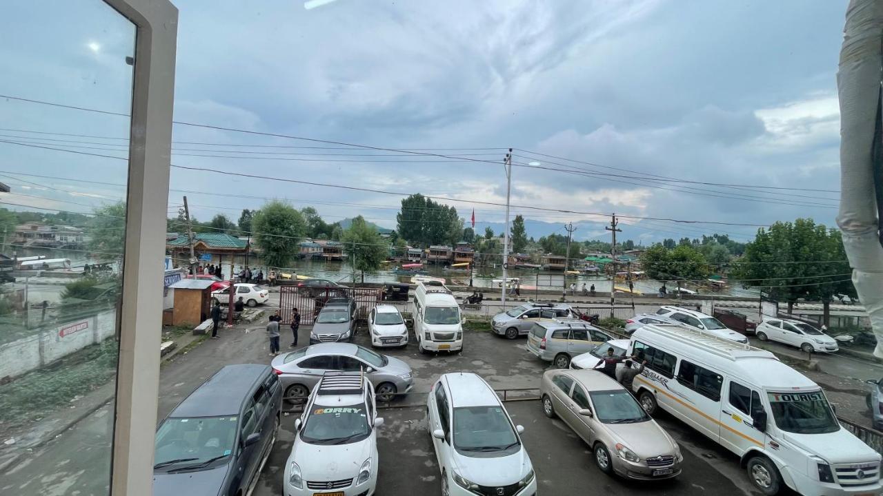 Hotel Senorita Srinagar  Luaran gambar
