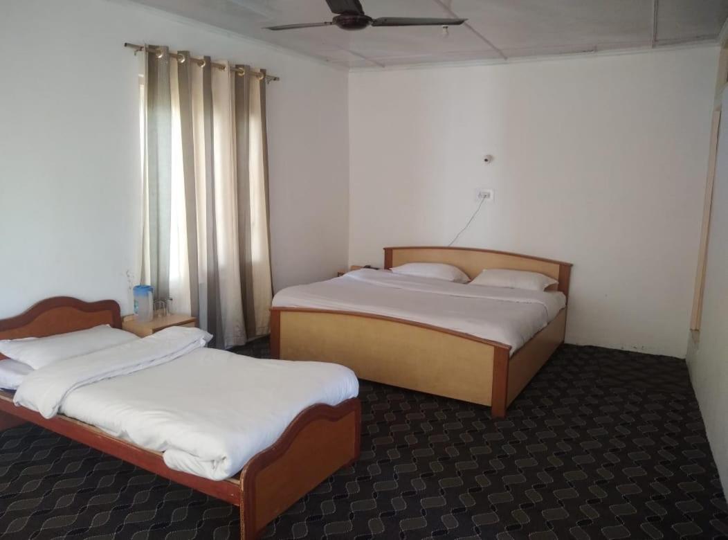 Hotel Senorita Srinagar  Luaran gambar