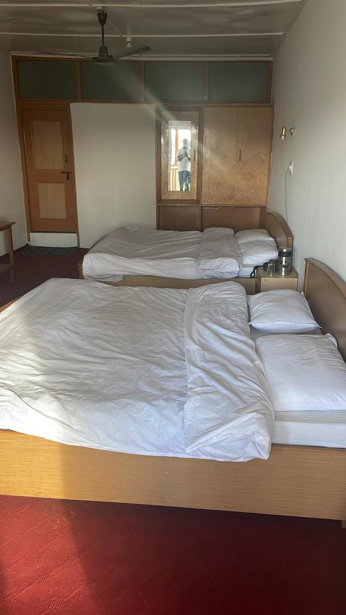 Hotel Senorita Srinagar  Luaran gambar