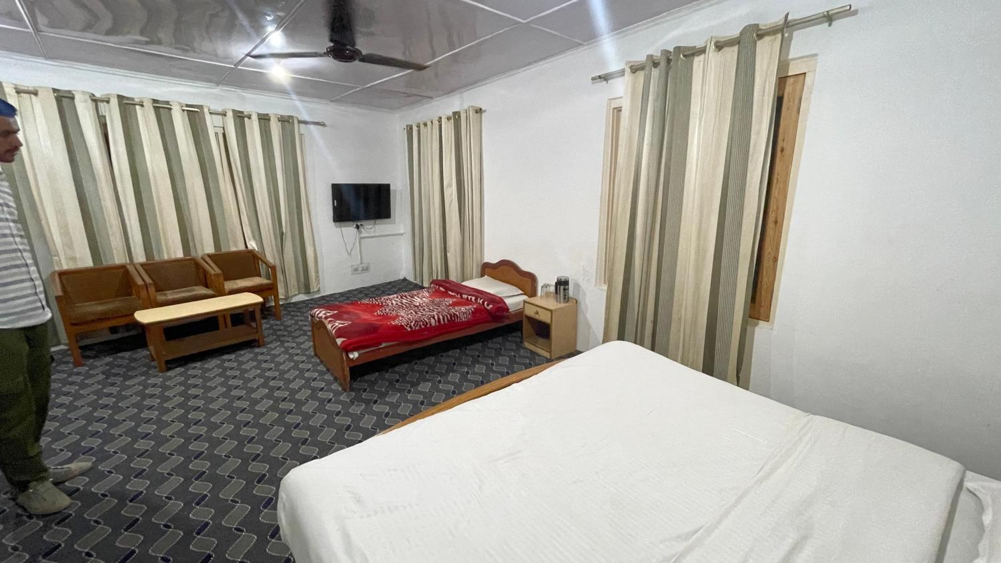 Hotel Senorita Srinagar  Luaran gambar